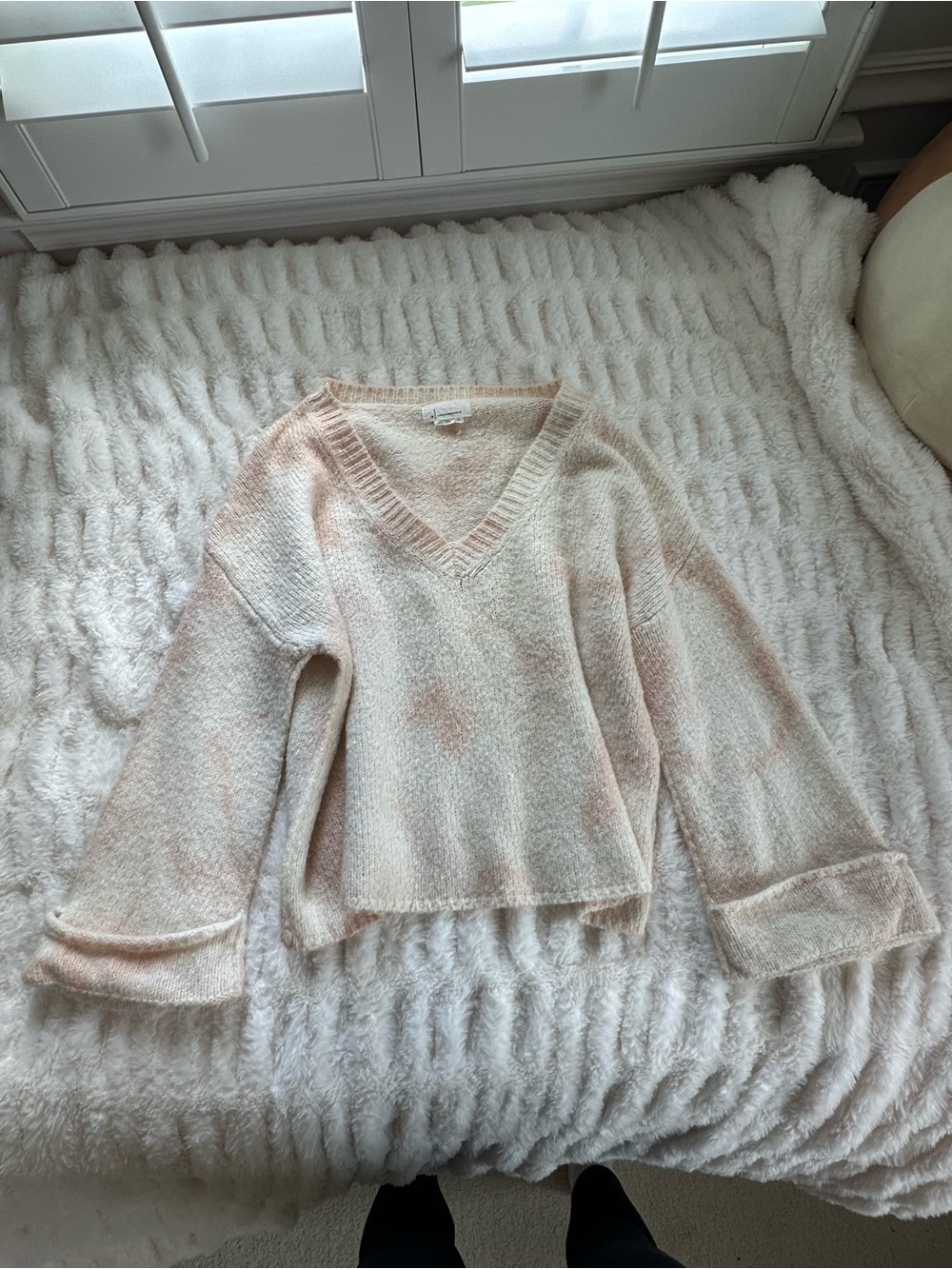 Anthropologie Cream and Light Pink V-Neck Tie-Dye Sweater Size S - Picture 3 of 7